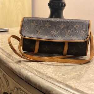 Authentic Louis Vuitton Twin GM Shoulder Bag Pochette Monogram Bag Cross Body